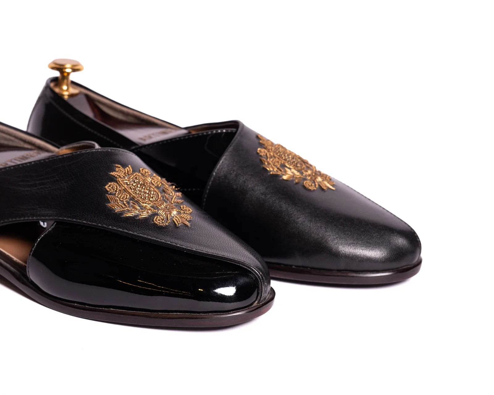 Crisscross Embroidered Peshawari - Caruso Last