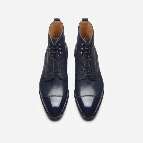 Black / 4
